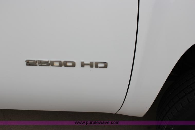 image for item J2320 2010 Chevrolet Silverado 2500HD LS Ext. Cab pickup truck