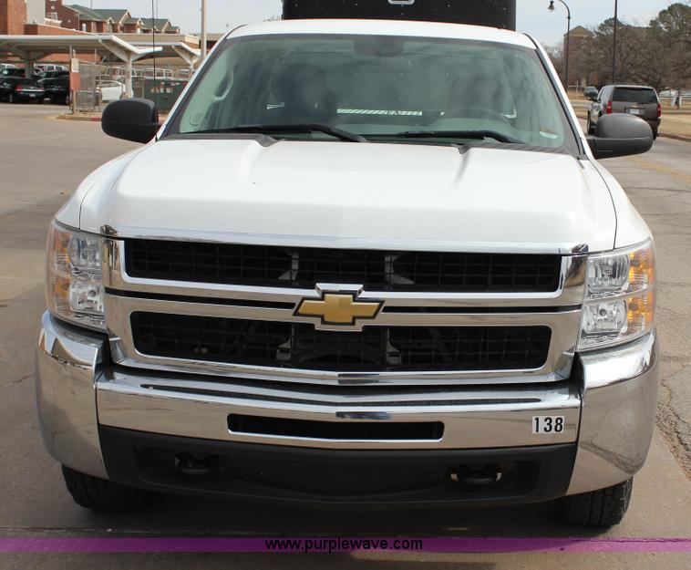 image for item J2321 2010 Chevrolet Silverado 2500HD LS Ext. Cab pickup truck
