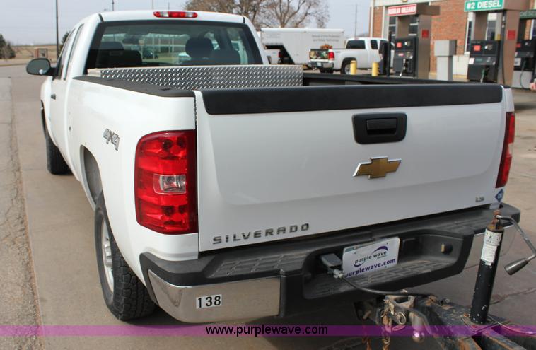 image for item J2321 2010 Chevrolet Silverado 2500HD LS Ext. Cab pickup truck