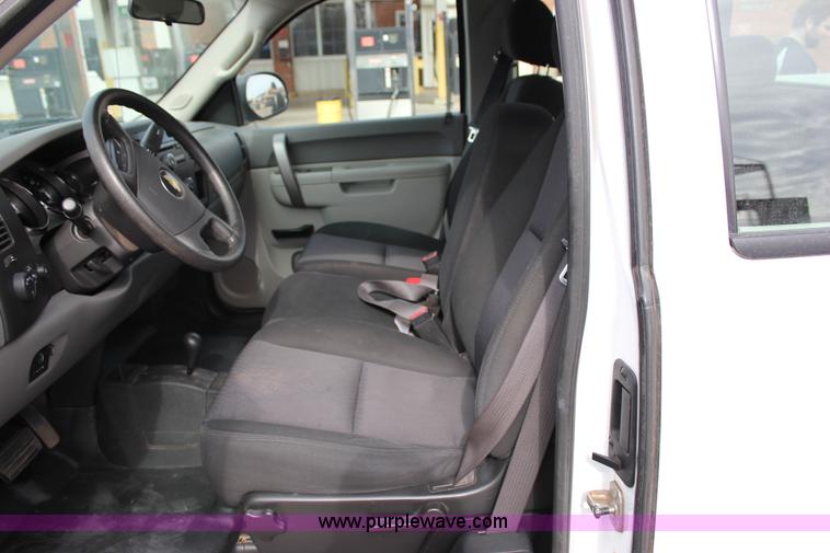 image for item J2321 2010 Chevrolet Silverado 2500HD LS Ext. Cab pickup truck