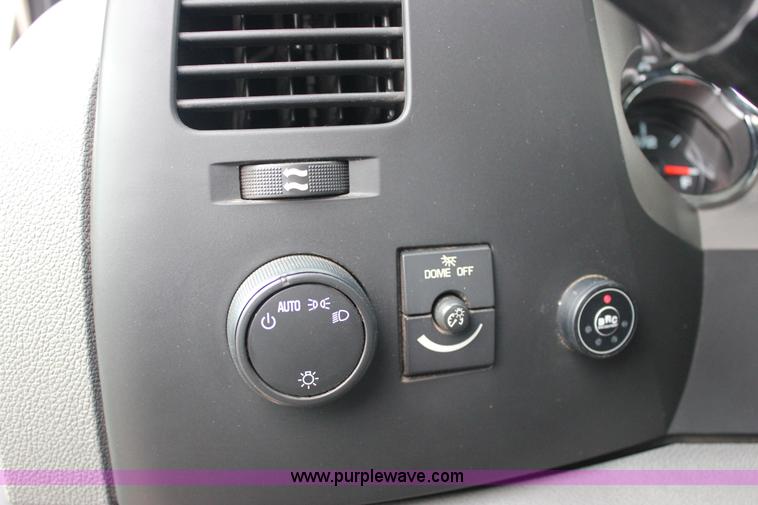 image for item J2321 2010 Chevrolet Silverado 2500HD LS Ext. Cab pickup truck