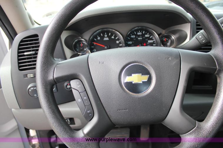 image for item J2321 2010 Chevrolet Silverado 2500HD LS Ext. Cab pickup truck