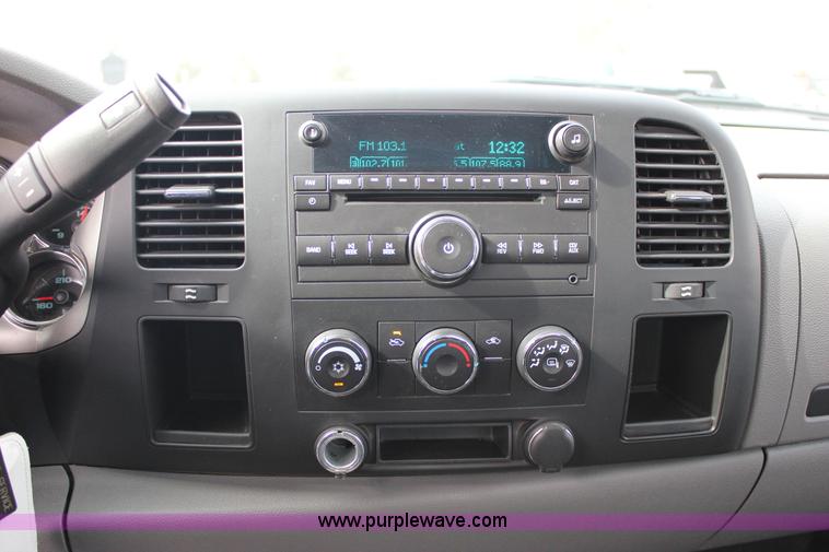 image for item J2321 2010 Chevrolet Silverado 2500HD LS Ext. Cab pickup truck