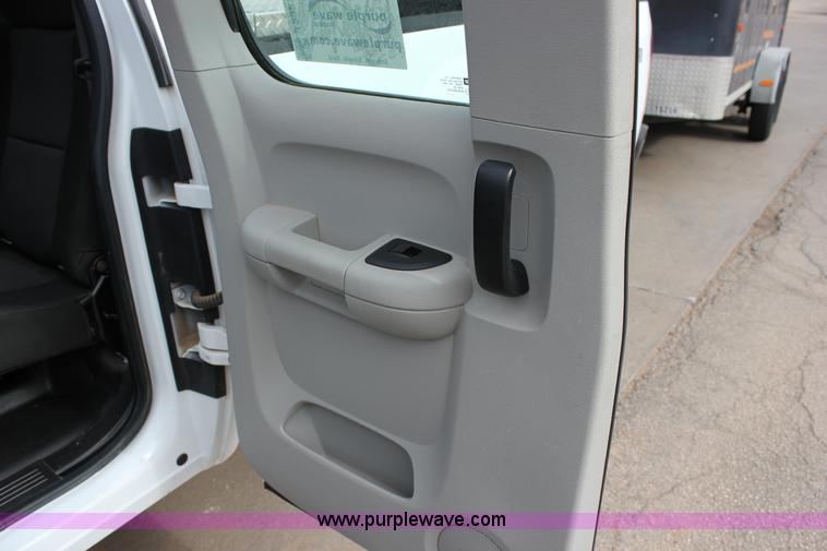 image for item J2321 2010 Chevrolet Silverado 2500HD LS Ext. Cab pickup truck