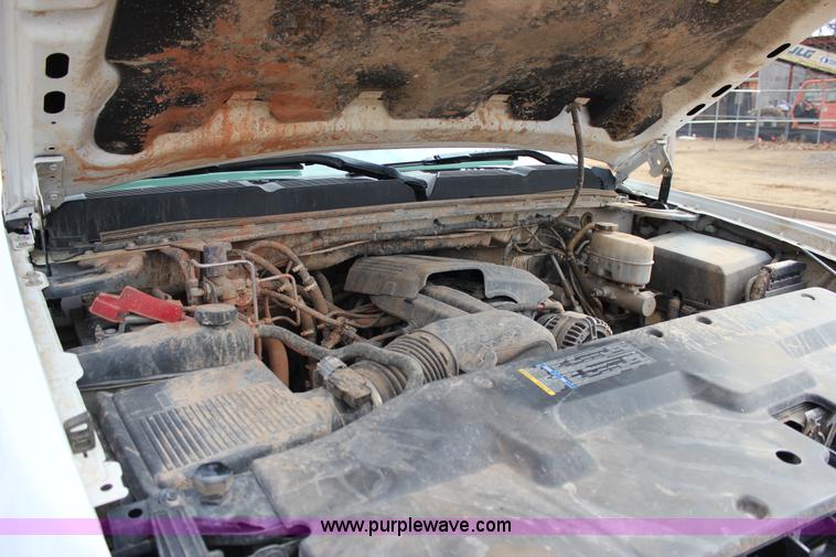 image for item J2321 2010 Chevrolet Silverado 2500HD LS Ext. Cab pickup truck