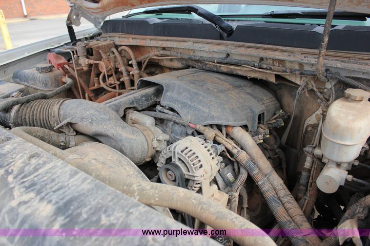 image for item J2321 2010 Chevrolet Silverado 2500HD LS Ext. Cab pickup truck