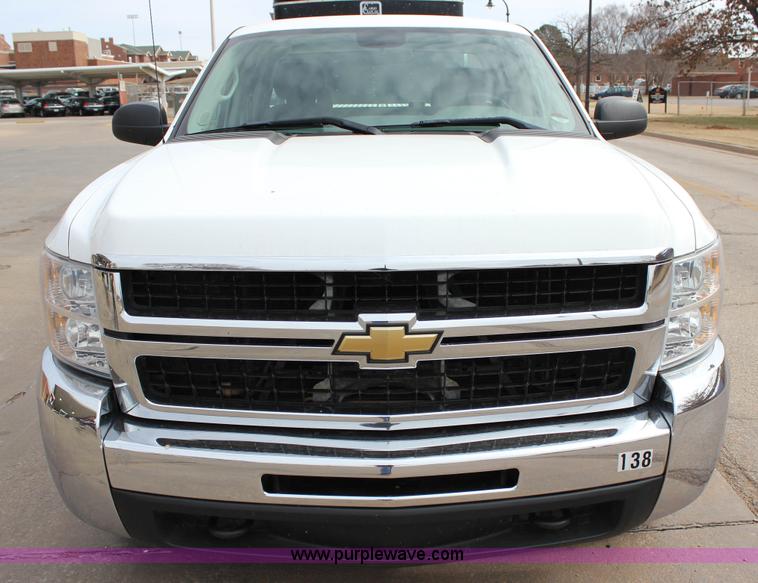 image for item J2321 2010 Chevrolet Silverado 2500HD LS Ext. Cab pickup truck