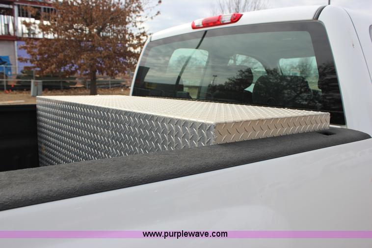 image for item J2321 2010 Chevrolet Silverado 2500HD LS Ext. Cab pickup truck