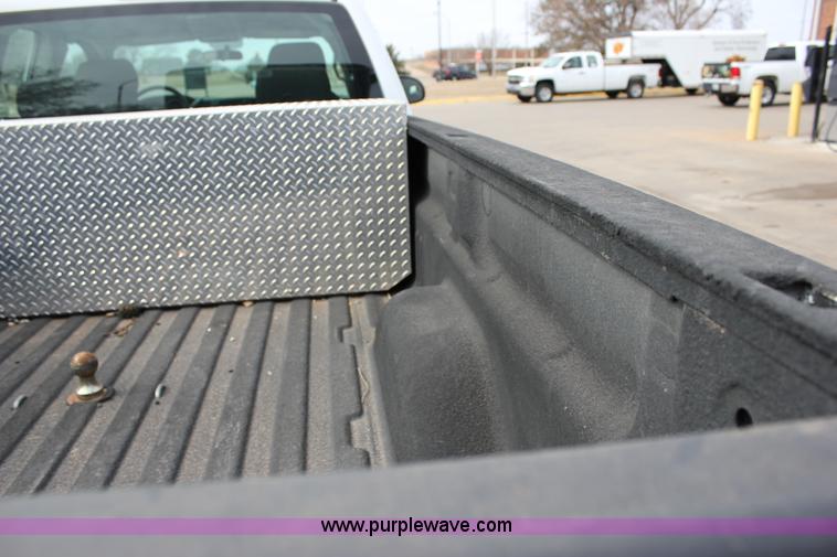 image for item J2321 2010 Chevrolet Silverado 2500HD LS Ext. Cab pickup truck