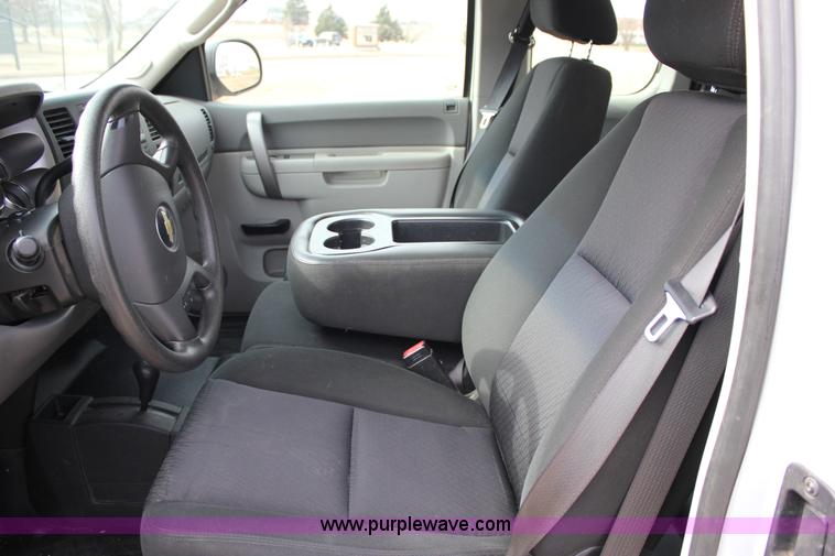 image for item J2322 2010 Chevrolet Silverado 2500HD LS Ext. Cab pickup truck