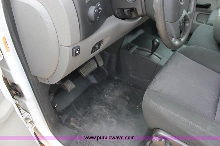 image for item J2322 2010 Chevrolet Silverado 2500HD LS Ext. Cab pickup truck