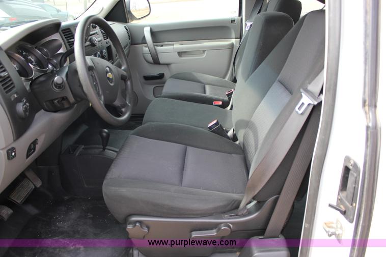 image for item J2322 2010 Chevrolet Silverado 2500HD LS Ext. Cab pickup truck