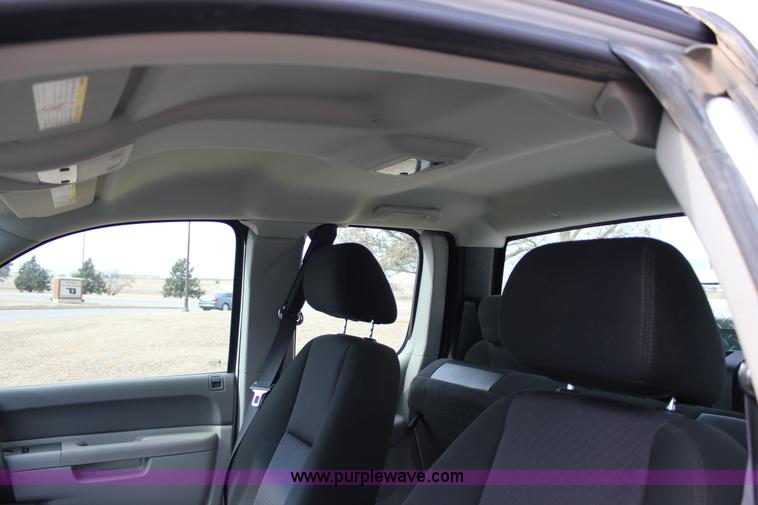 image for item J2322 2010 Chevrolet Silverado 2500HD LS Ext. Cab pickup truck