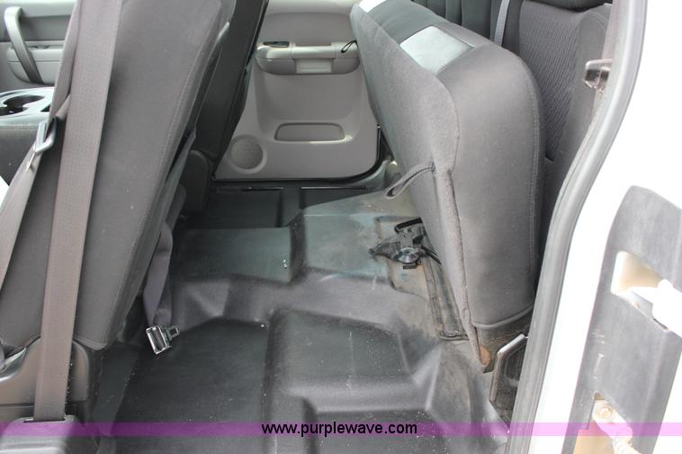 image for item J2322 2010 Chevrolet Silverado 2500HD LS Ext. Cab pickup truck