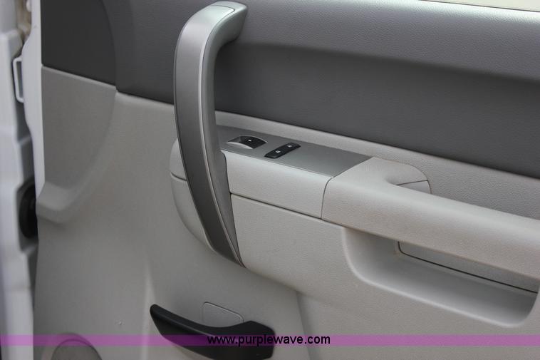 image for item J2322 2010 Chevrolet Silverado 2500HD LS Ext. Cab pickup truck