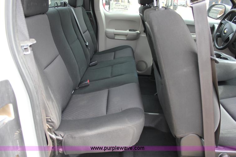 image for item J2322 2010 Chevrolet Silverado 2500HD LS Ext. Cab pickup truck