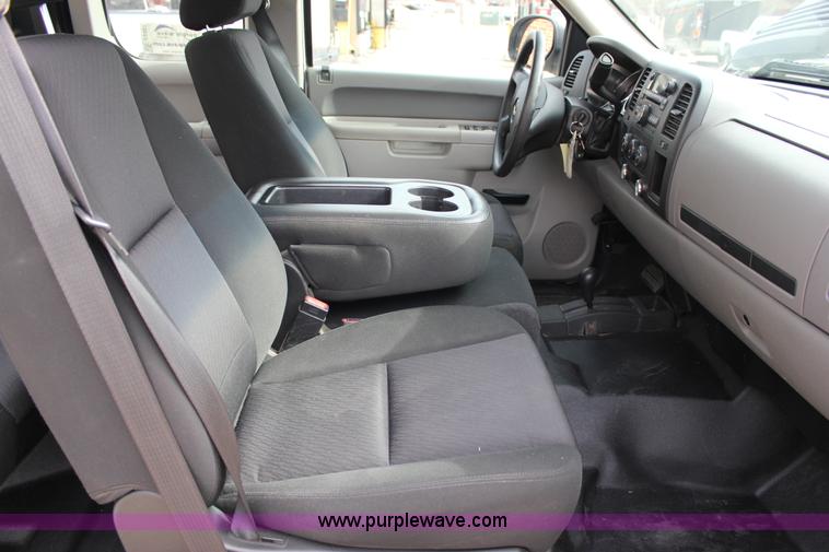 image for item J2322 2010 Chevrolet Silverado 2500HD LS Ext. Cab pickup truck