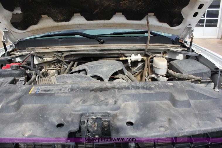 image for item J2322 2010 Chevrolet Silverado 2500HD LS Ext. Cab pickup truck