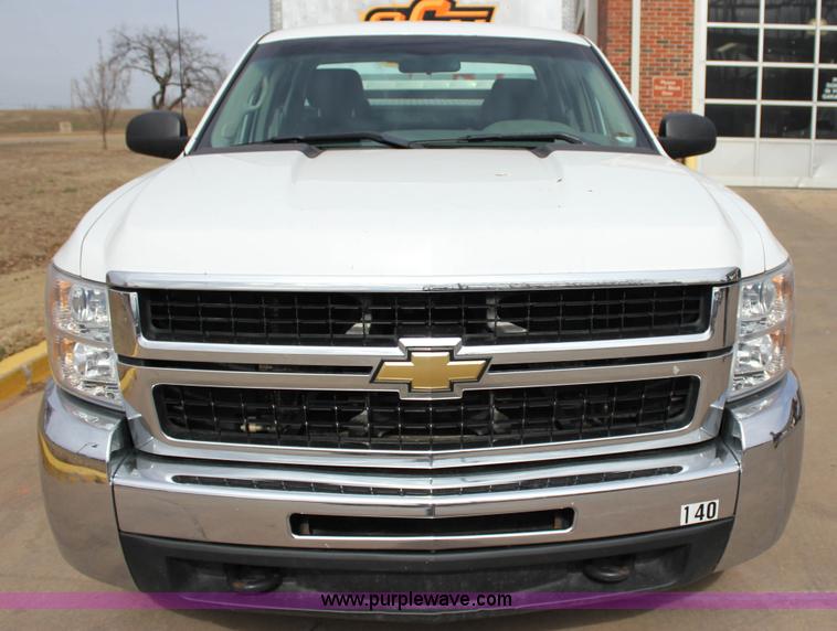image for item J2322 2010 Chevrolet Silverado 2500HD LS Ext. Cab pickup truck