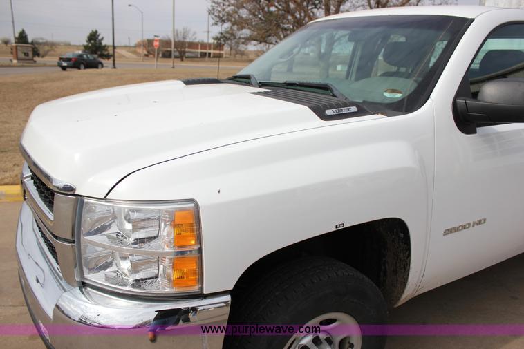 image for item J2322 2010 Chevrolet Silverado 2500HD LS Ext. Cab pickup truck