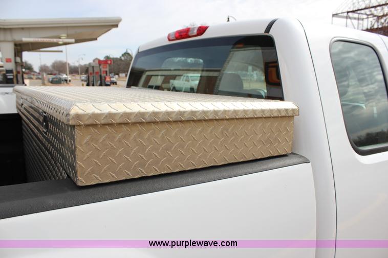 image for item J2322 2010 Chevrolet Silverado 2500HD LS Ext. Cab pickup truck