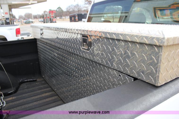 image for item J2322 2010 Chevrolet Silverado 2500HD LS Ext. Cab pickup truck