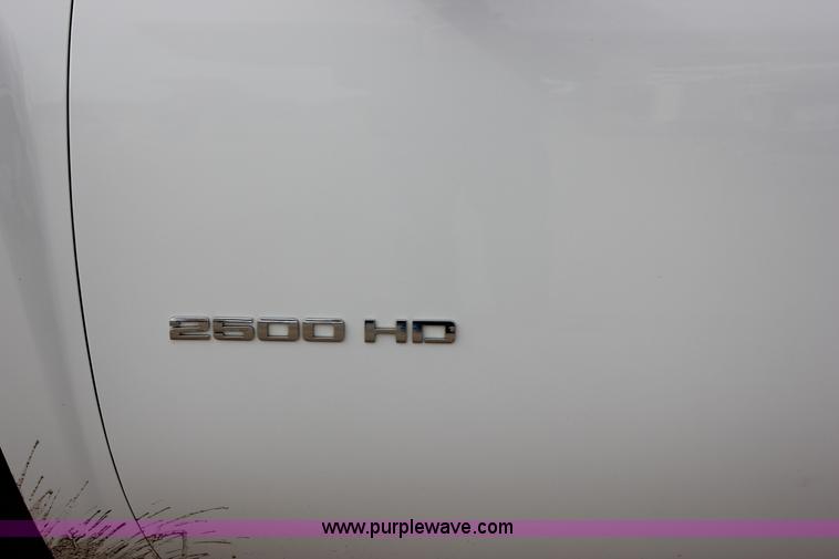 image for item J2322 2010 Chevrolet Silverado 2500HD LS Ext. Cab pickup truck