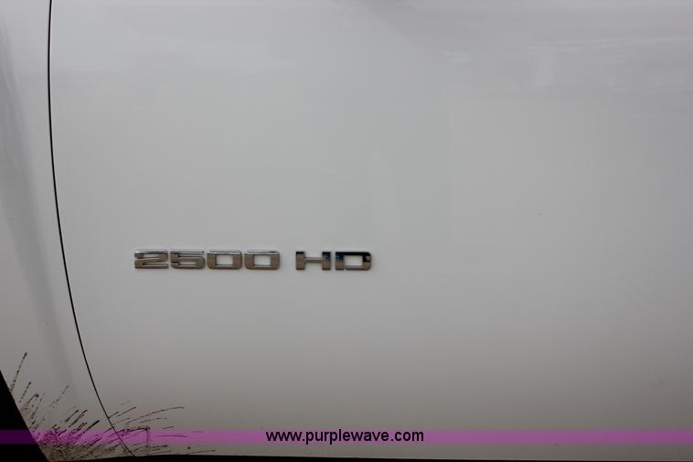 image for item J2322 2010 Chevrolet Silverado 2500HD LS Ext. Cab pickup truck