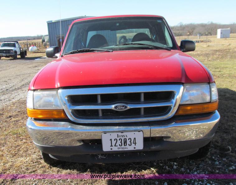 image for item J3312 2000 Ford Ranger XLT SuperCab pickup truck