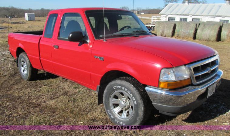 image for item J3312 2000 Ford Ranger XLT SuperCab pickup truck