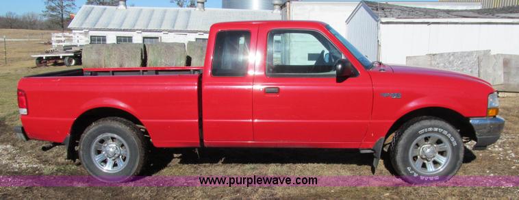 image for item J3312 2000 Ford Ranger XLT SuperCab pickup truck