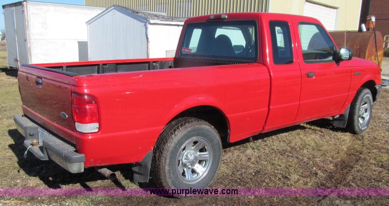 image for item J3312 2000 Ford Ranger XLT SuperCab pickup truck