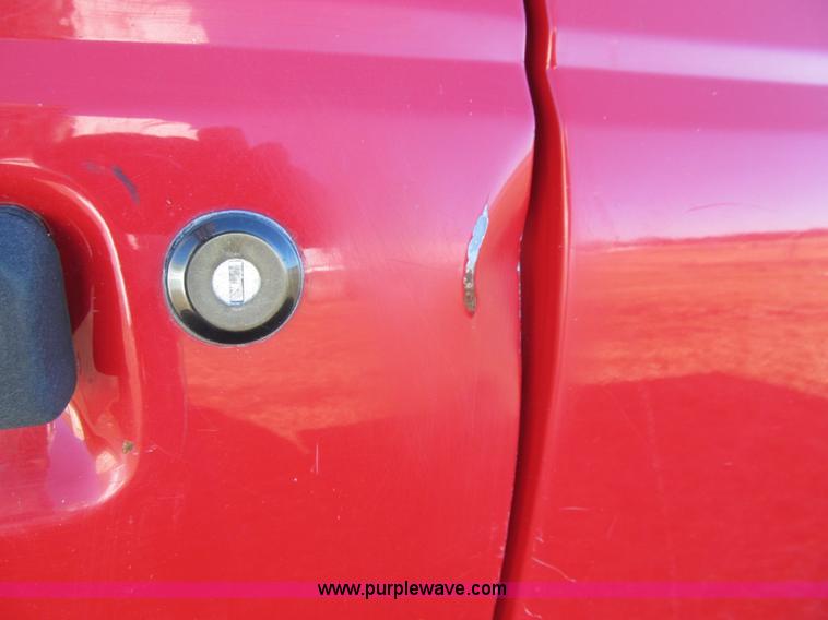 image for item J3312 2000 Ford Ranger XLT SuperCab pickup truck