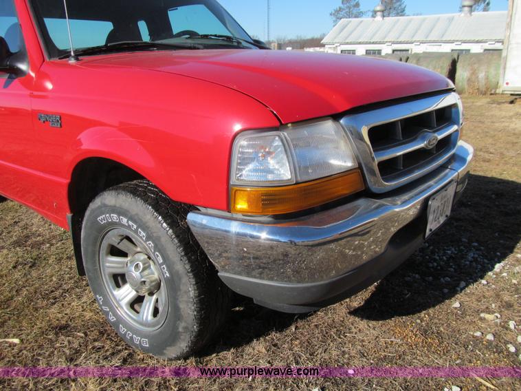 image for item J3312 2000 Ford Ranger XLT SuperCab pickup truck