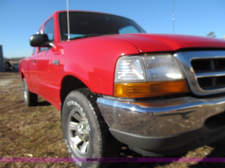 image for item J3312 2000 Ford Ranger XLT SuperCab pickup truck
