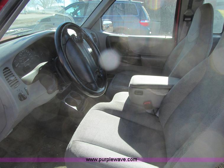 image for item J3312 2000 Ford Ranger XLT SuperCab pickup truck