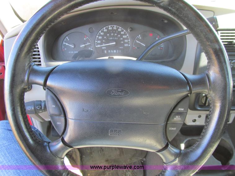 image for item J3312 2000 Ford Ranger XLT SuperCab pickup truck