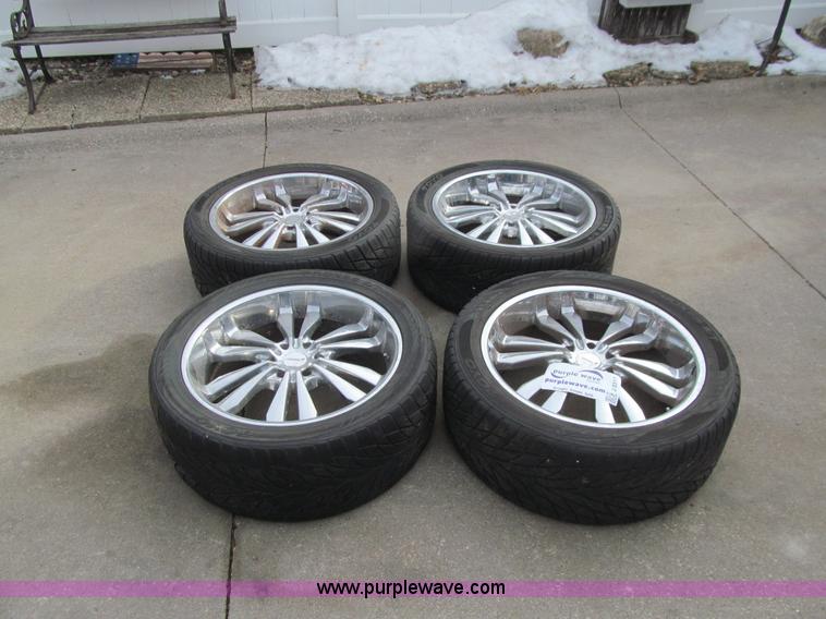 image for item J3317 (4) tires and wheels