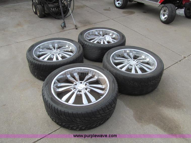 image for item J3317 (4) tires and wheels