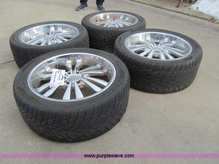 image for item J3317 (4) tires and wheels