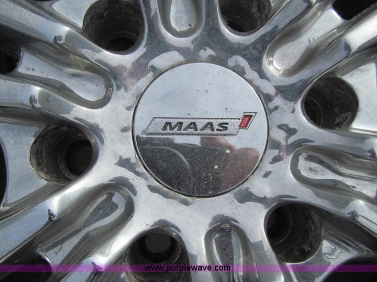 image for item J3317 (4) tires and wheels