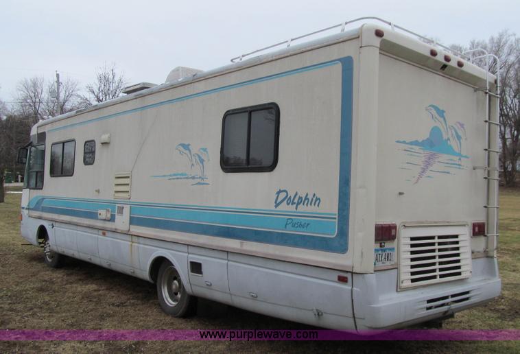 image for item J3320 1993 Oshkosh Dolphin 32D 32' RV