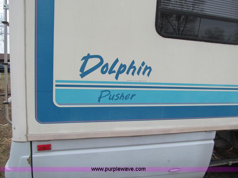 image for item J3320 1993 Oshkosh Dolphin 32D 32' RV