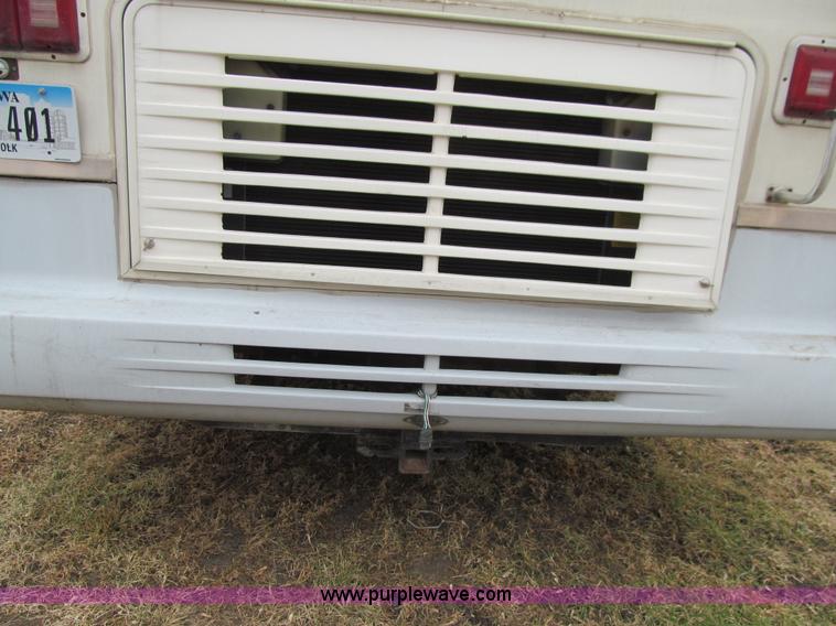 image for item J3320 1993 Oshkosh Dolphin 32D 32' RV