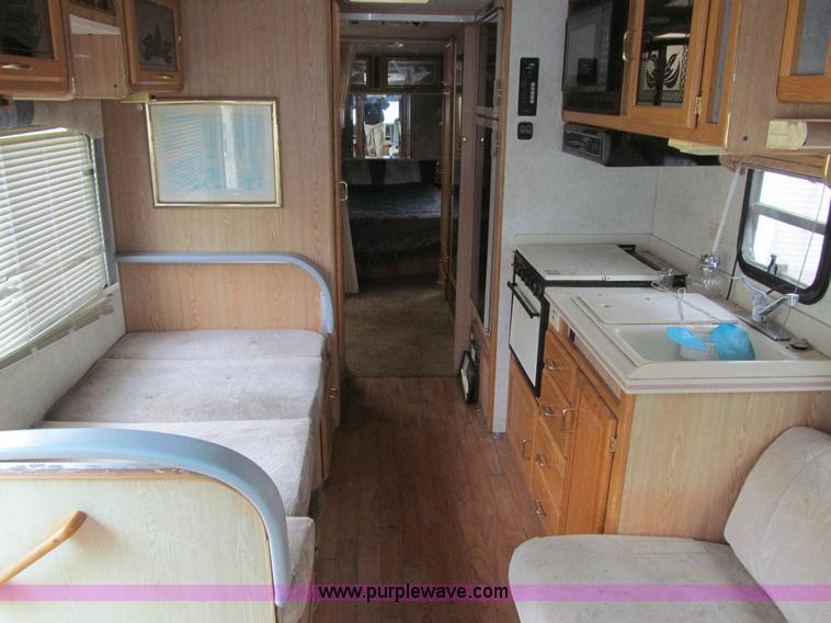 image for item J3320 1993 Oshkosh Dolphin 32D 32' RV