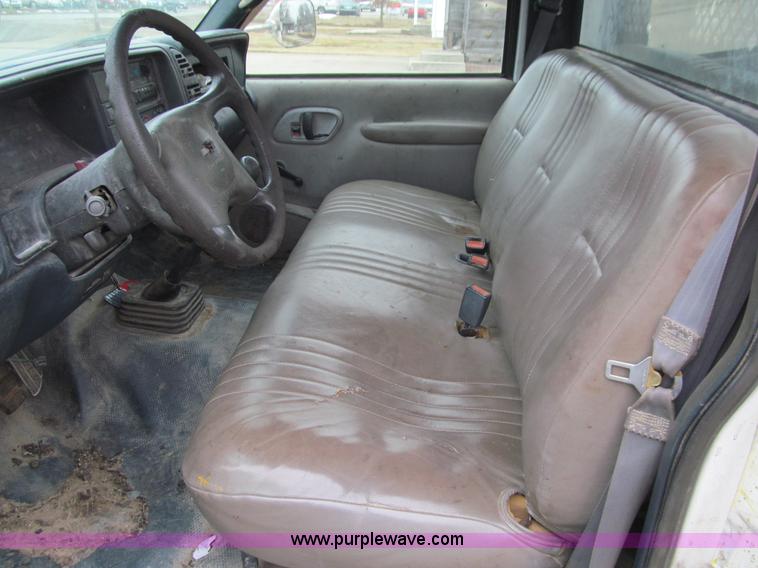 image for item J3323 1997 Chevrolet 3500 flatbed pickup truck