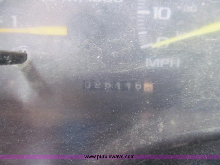 image for item J3323 1997 Chevrolet 3500 flatbed pickup truck