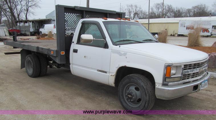 image for item J3323 1997 Chevrolet 3500 flatbed pickup truck
