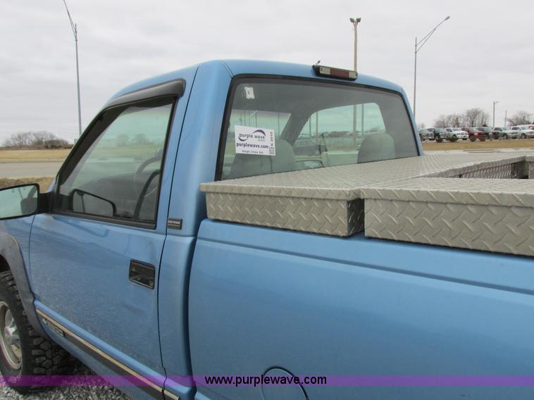image for item K2010 1996 Chevrolet Cheyenne 2500 pickup truck