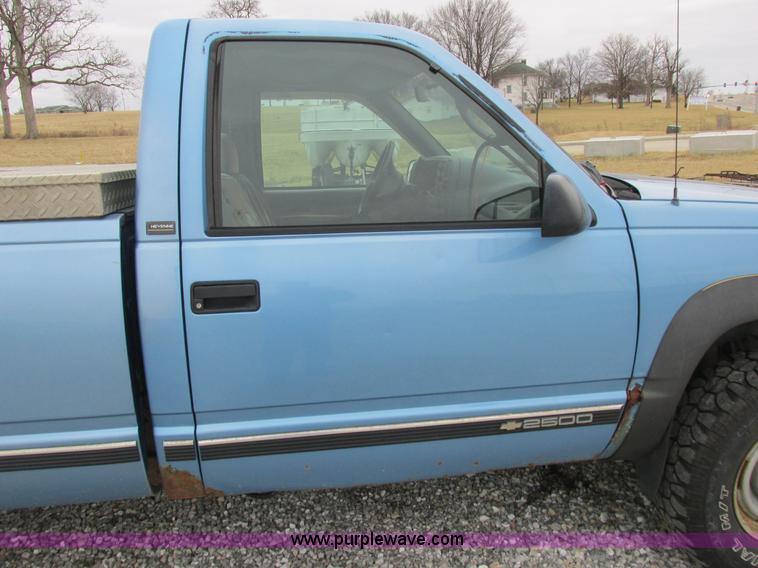 image for item K2010 1996 Chevrolet Cheyenne 2500 pickup truck